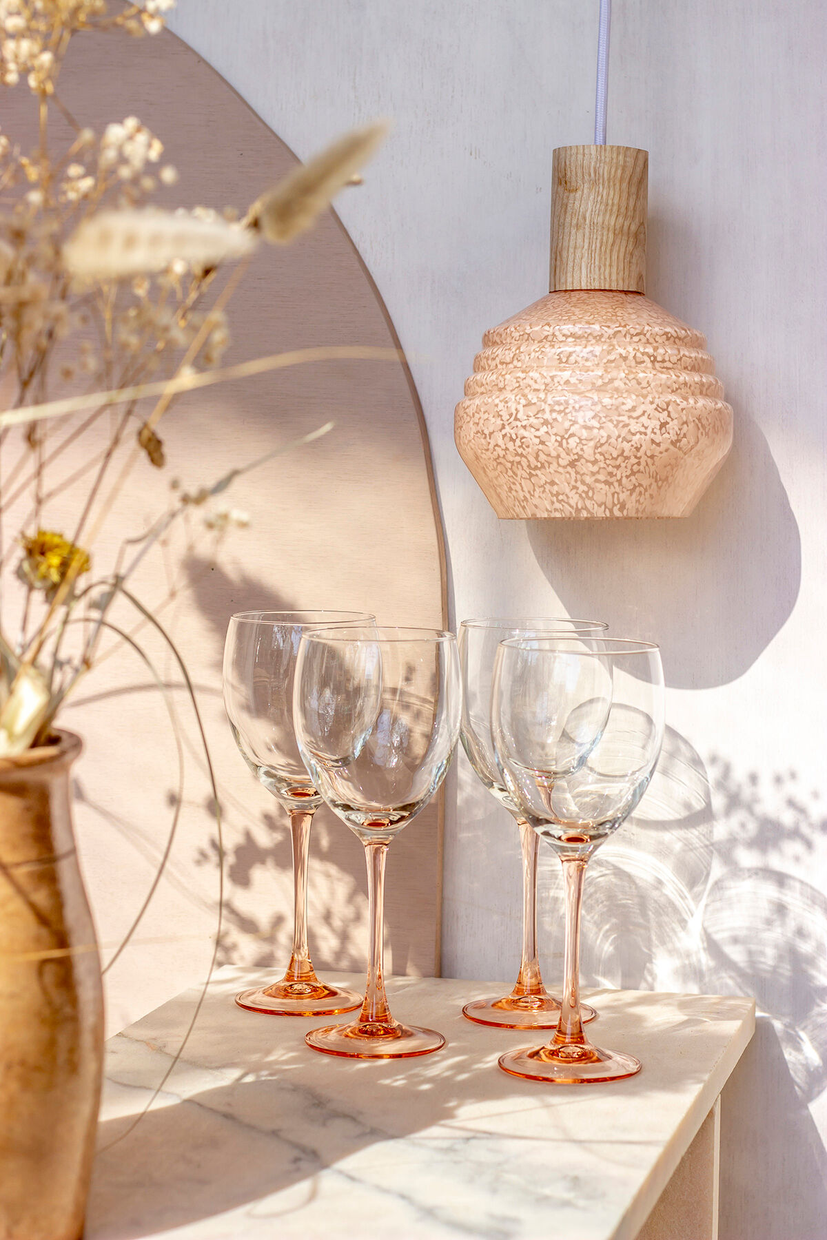 4 verres à pied saumon