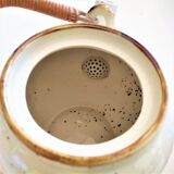 Theiere vintage with its 4 cups in speckled beige color and embossed patterns
