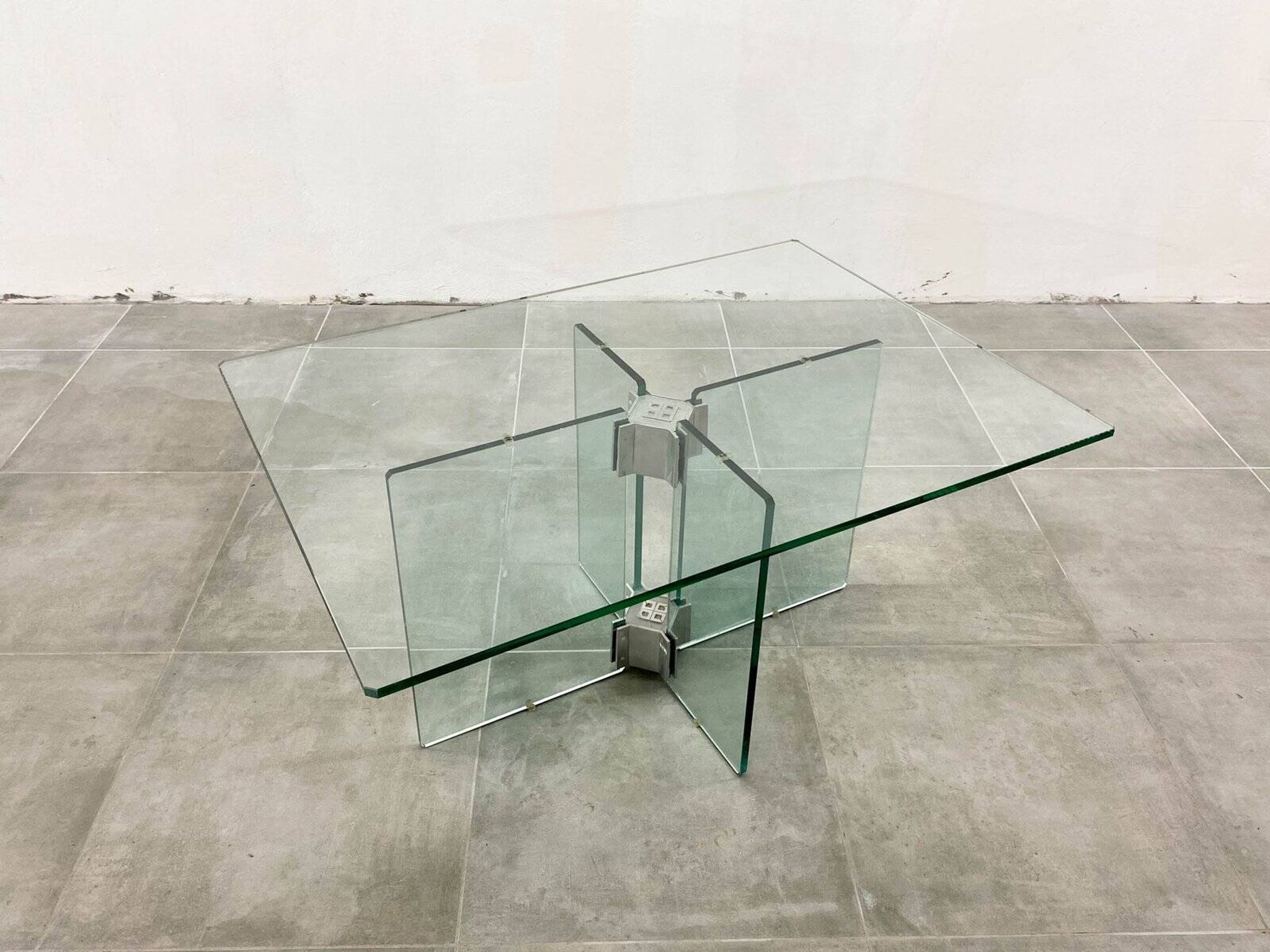 Table basse en verre vintage attribuée à Peter Ghyczy, années 1970