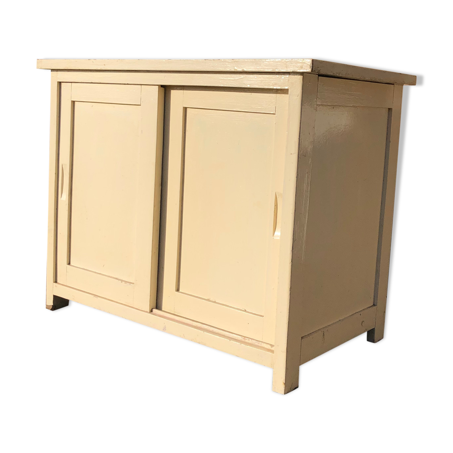 Small parisian buffet 1950