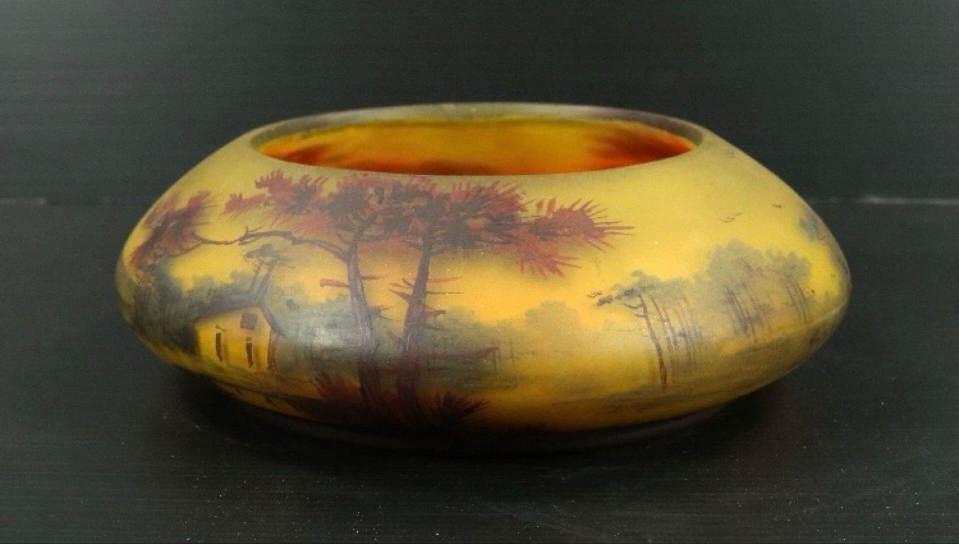 Circular glass bowl - hand-painted by Jean Simon Peynaud