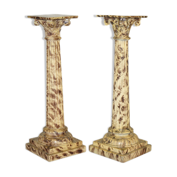 Paire de socles de pilier corinthien sculptés à la main