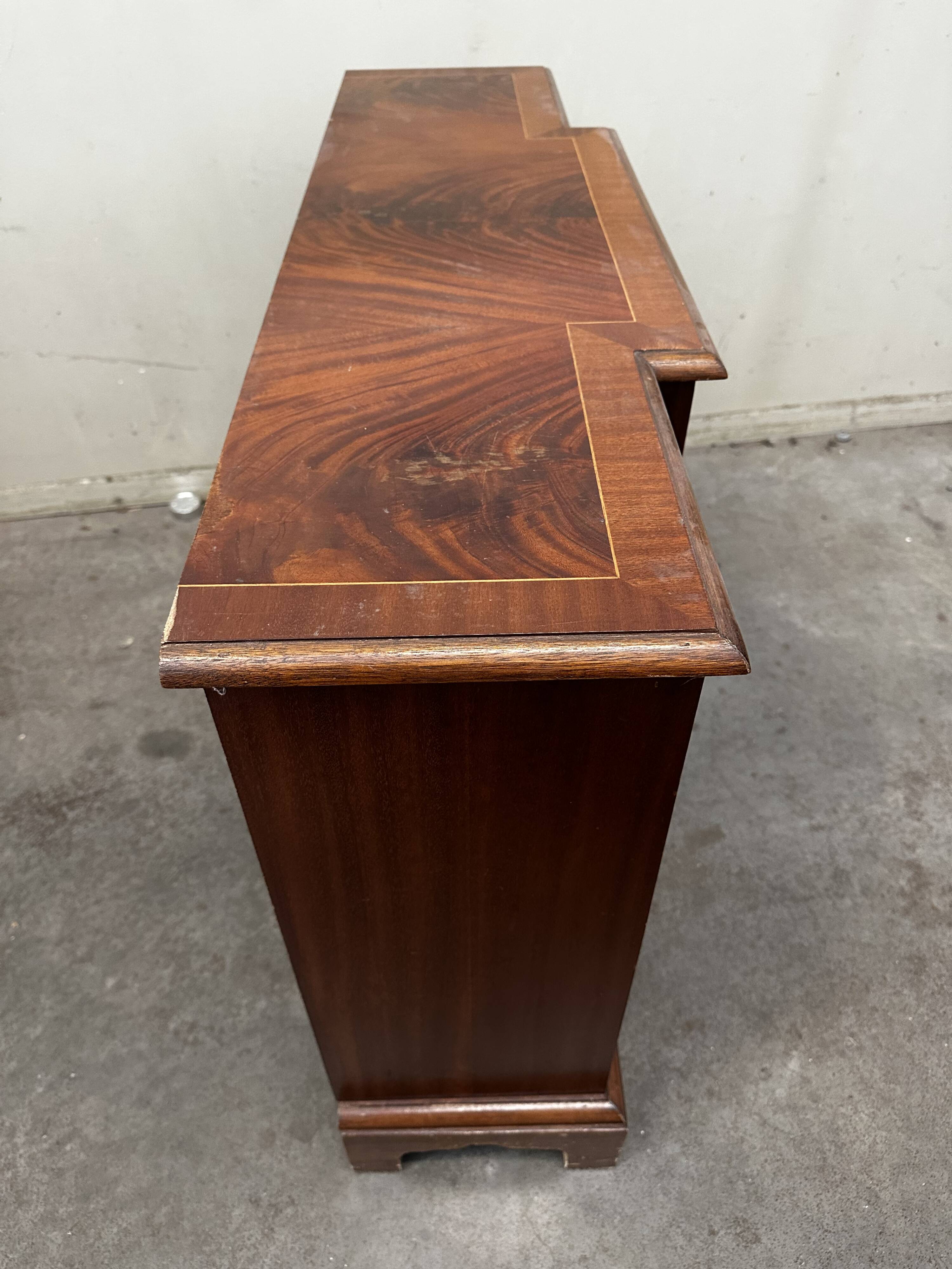 Buffet Anglais en acajou fin 19 e