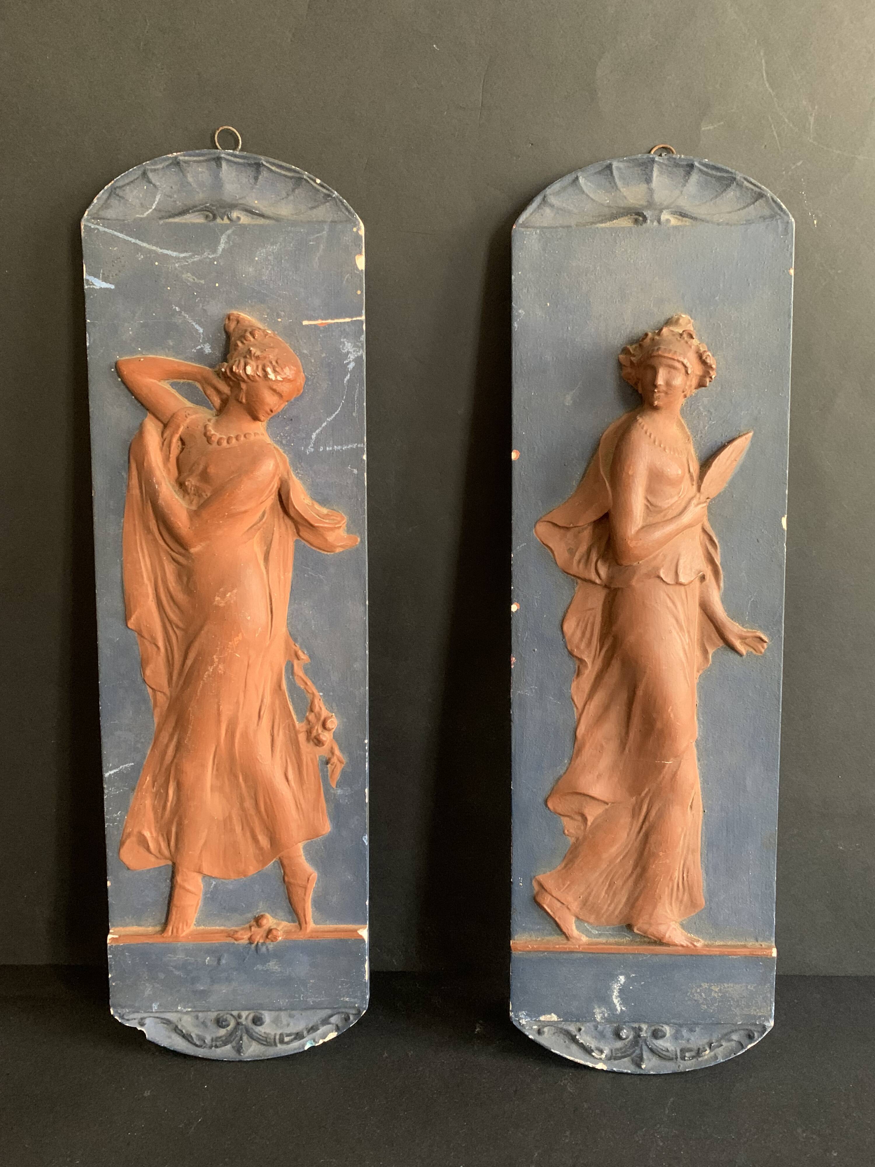 Paire de plaques murales décoratives du 19e siècle