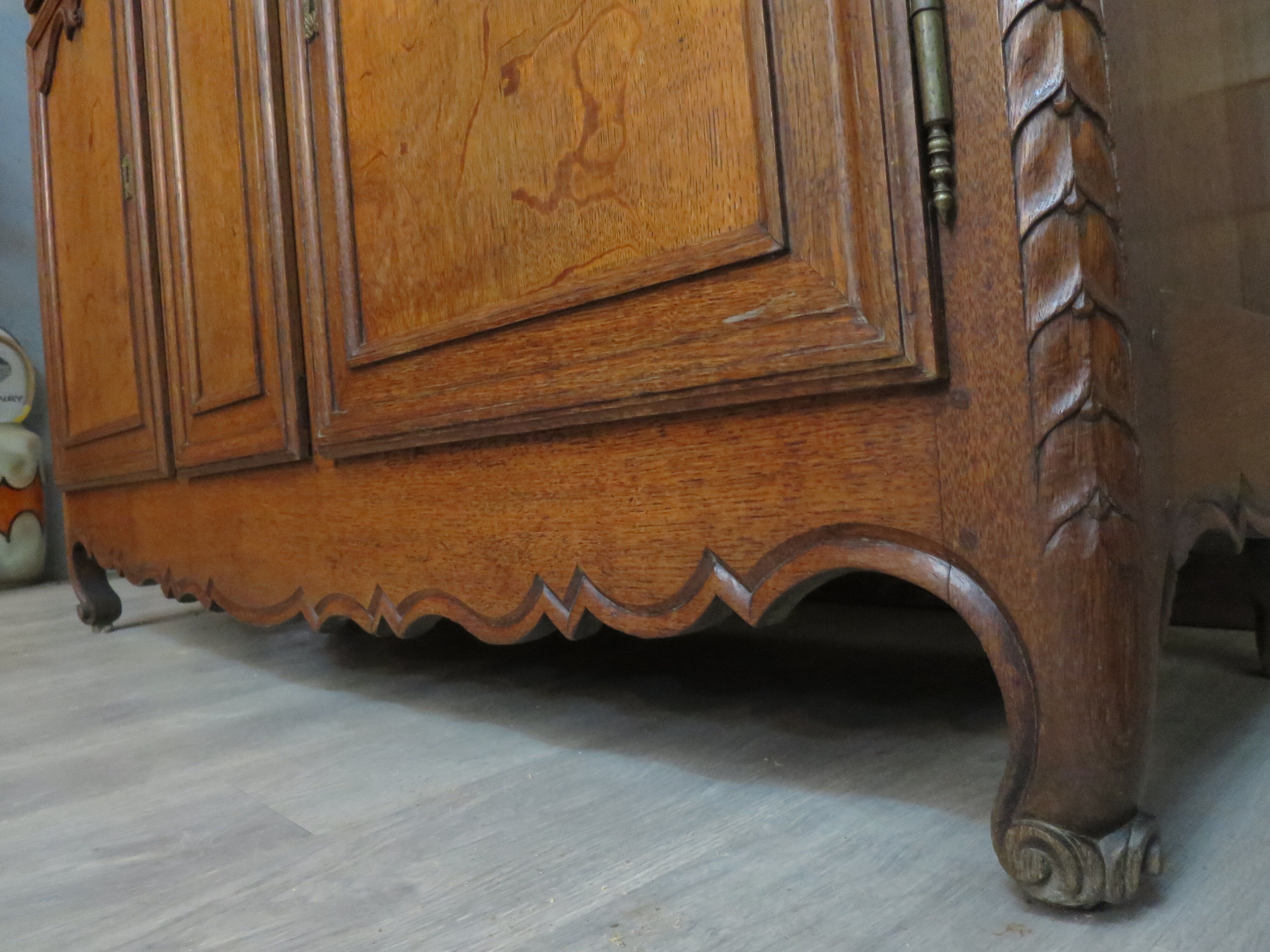 High sideboard in solid oak