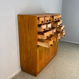 Filing cabinet with a vintage 60 'retractable top