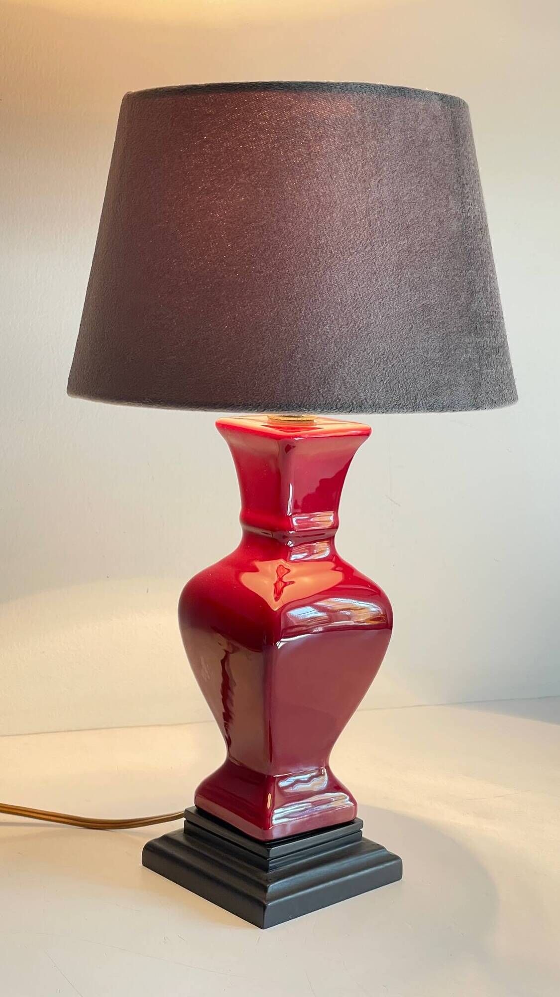 VINTAGE Chic Ceramic and Velvet LAMP