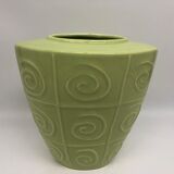 Ceramic vase with relief pattern