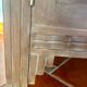 Buffet Art Déco des années 40 en bois massif blanchi – restaurer