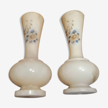 Pair of albatre vases