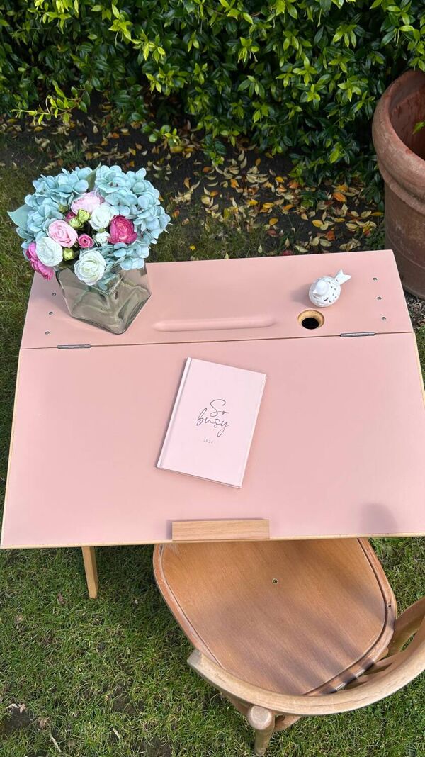 Bureau enfant pieds compas