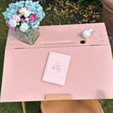 Children's desk with compass feet