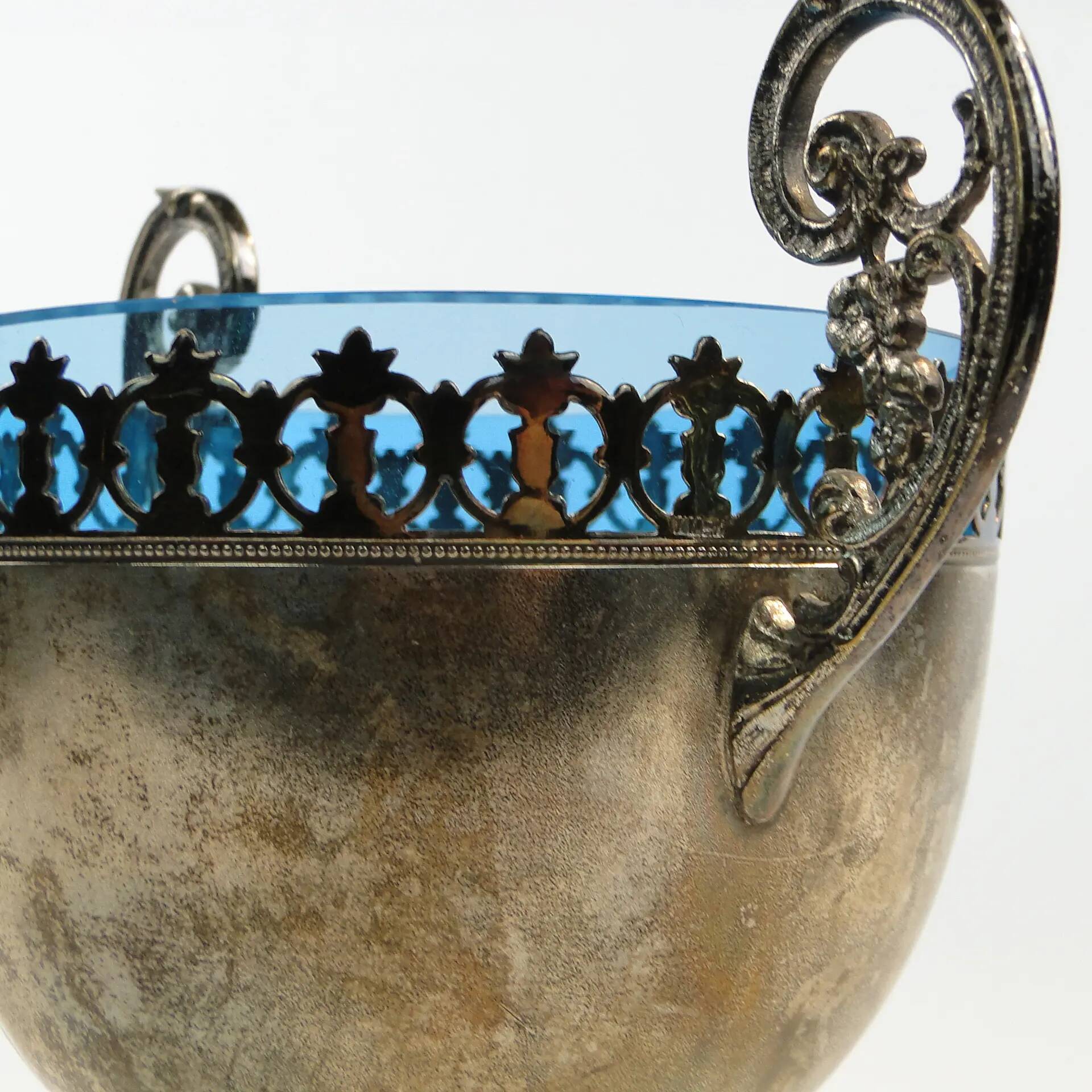 Sugar bowl, Art Nouveau, silver-plated brass, WMF, Germany, 1900s