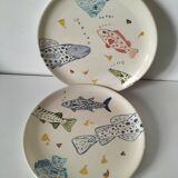 Set of two large ceramic plates – fish "head to tail" design