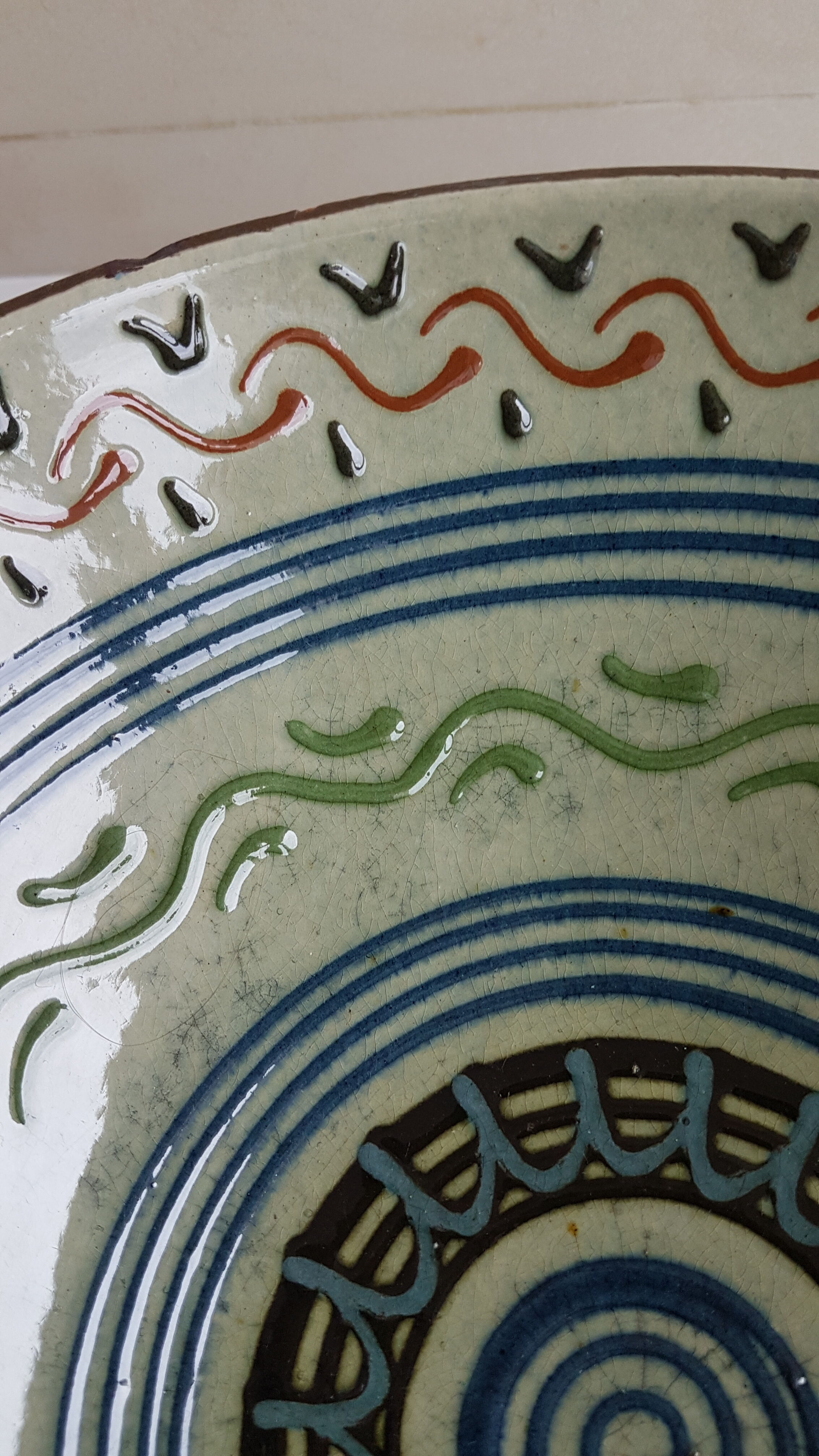 Former artisanal emailed dish