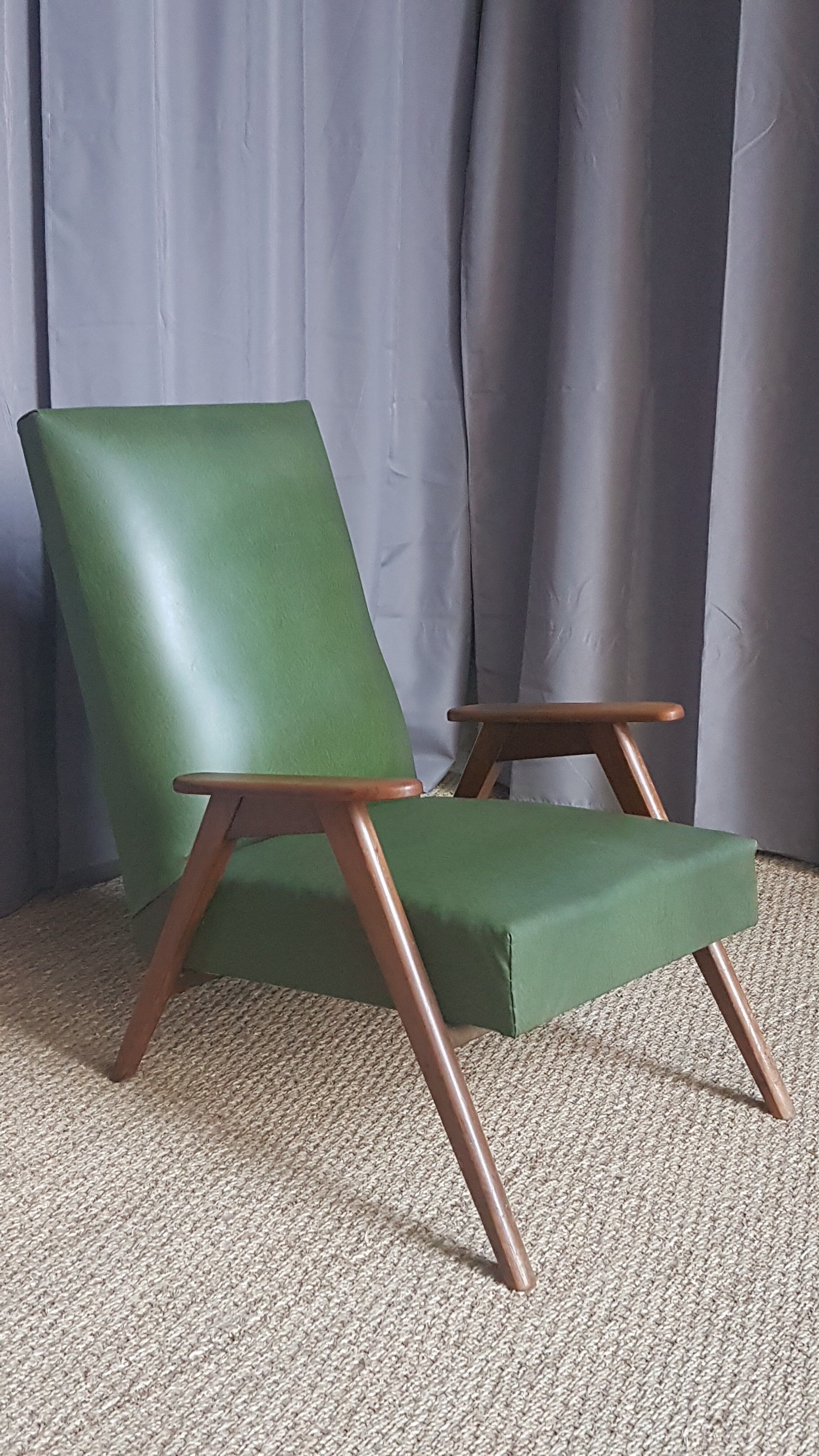 Vintage chair "feet compas"