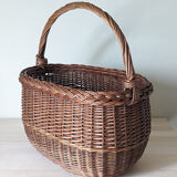 Wicker basket with handle