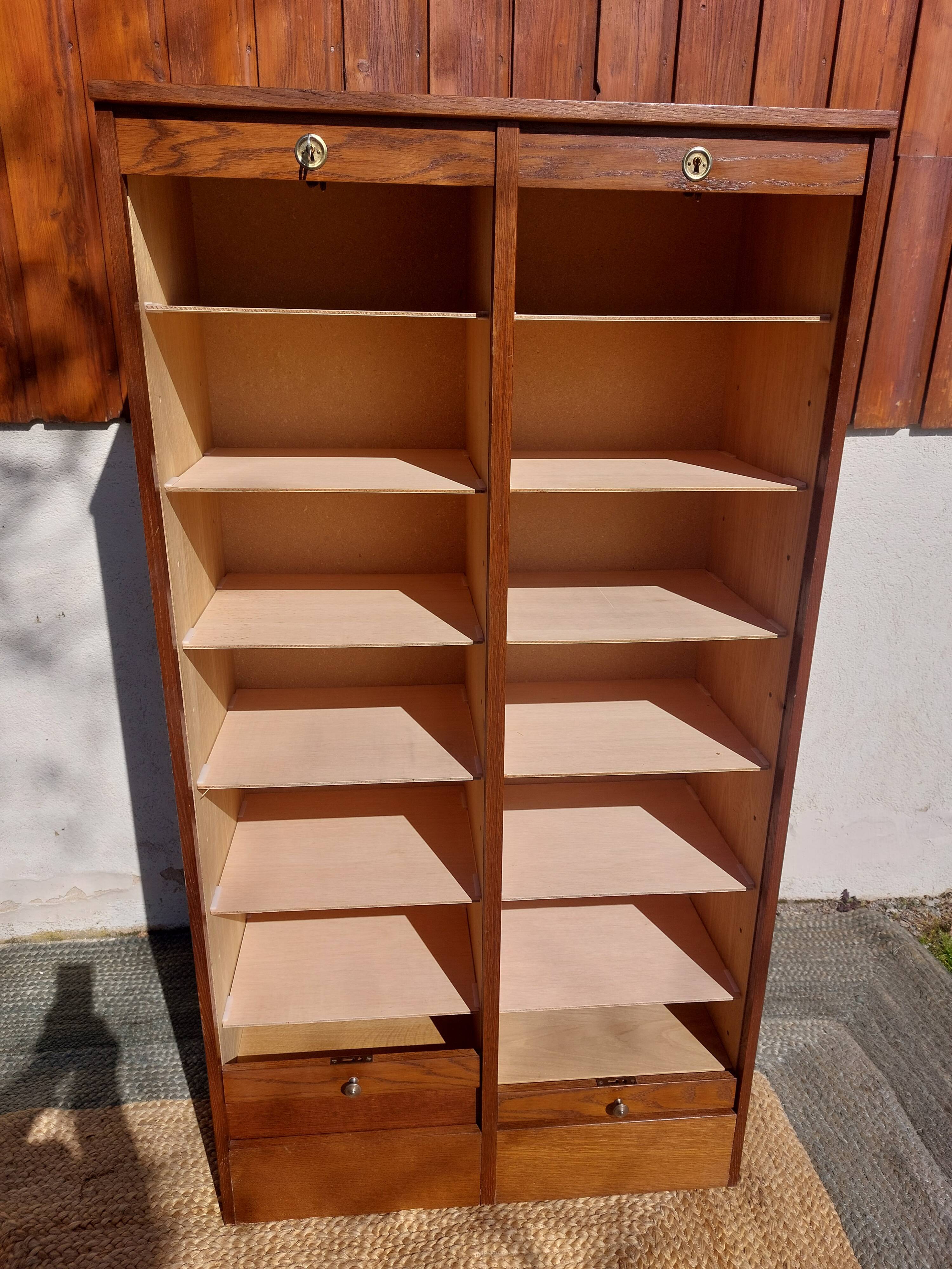 Double curtain filing cabinet