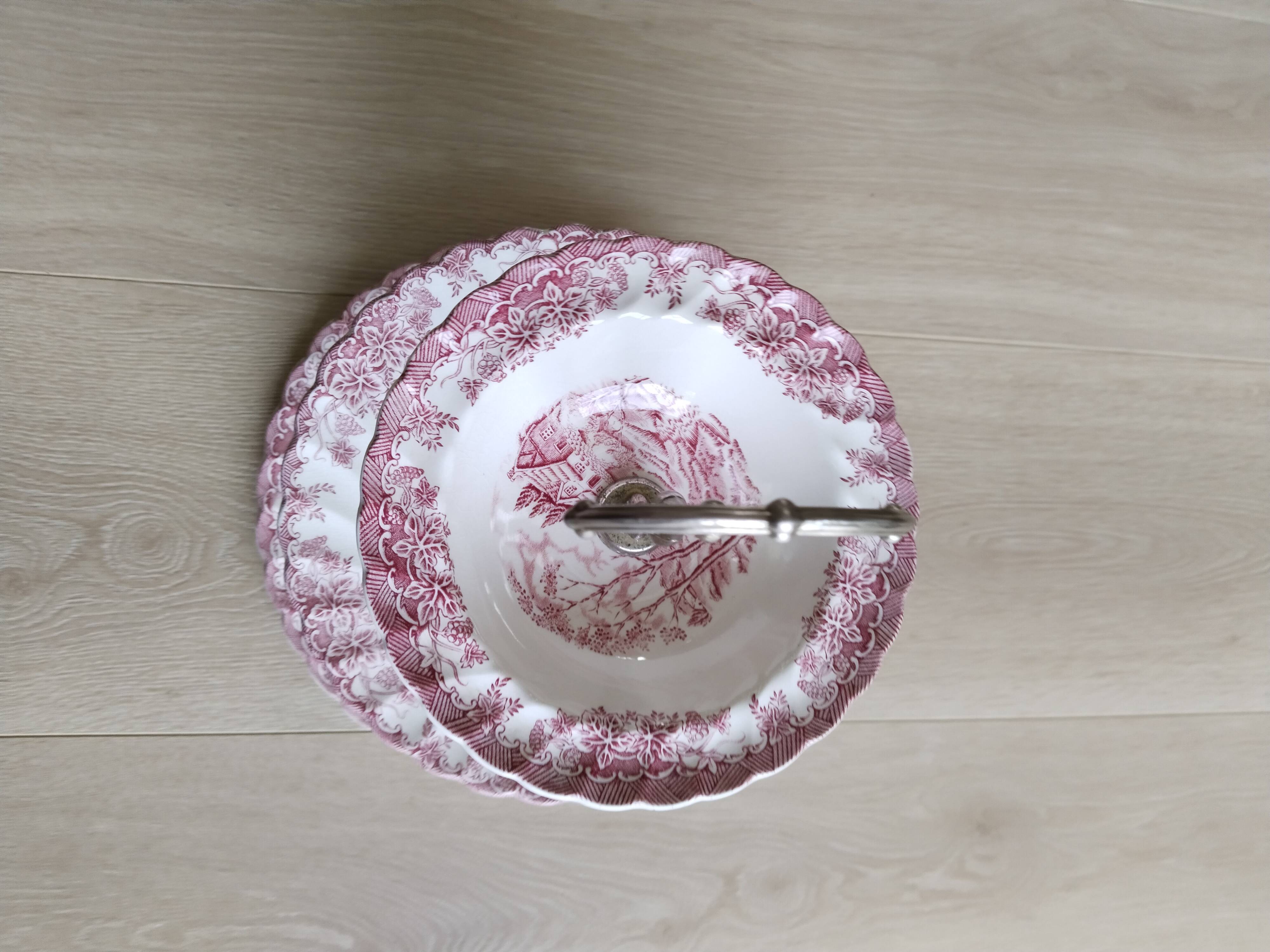 Cake display, earthenware servant from Myott, The Brook, English porcelain