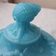 Bonbonnière en opaline bleue