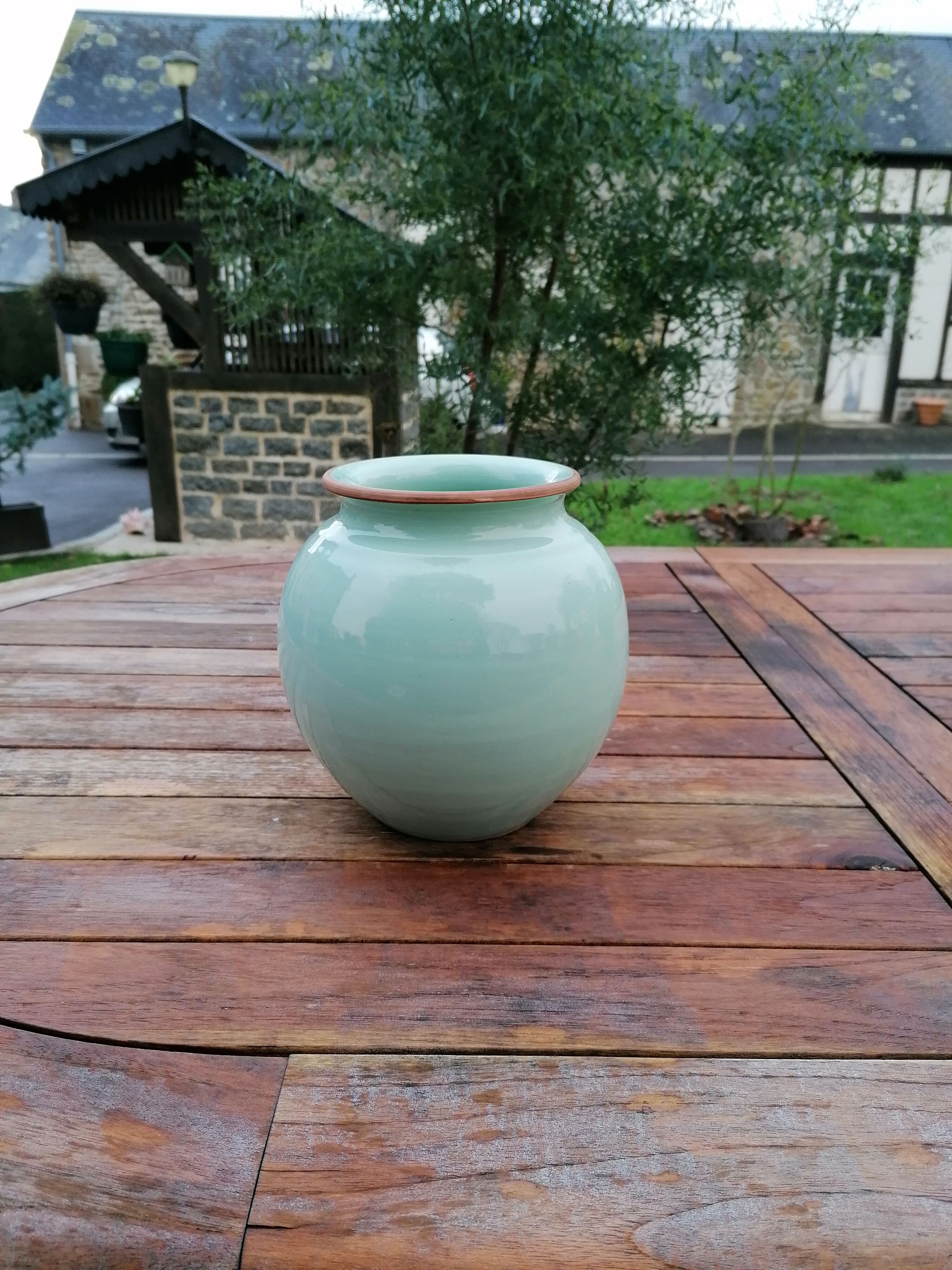 Ceramic vase