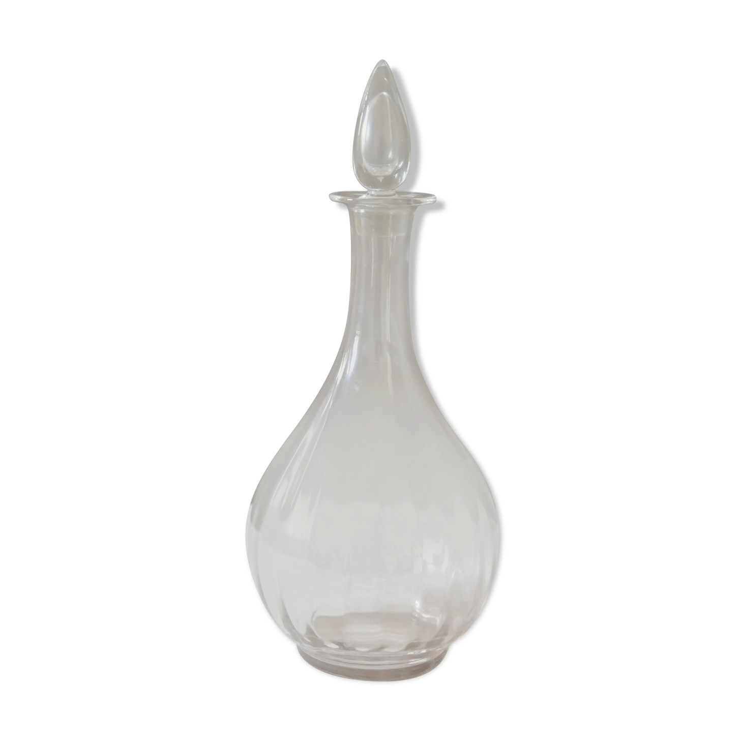 Vintage glass sweet decanter for a chic and modern oval shaped decoration