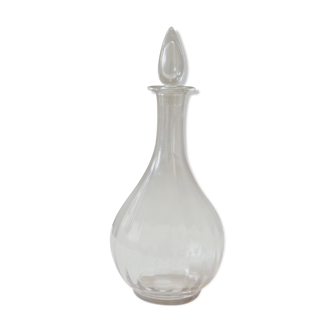 Vintage glass sweet decanter for a chic and modern oval shaped decoration