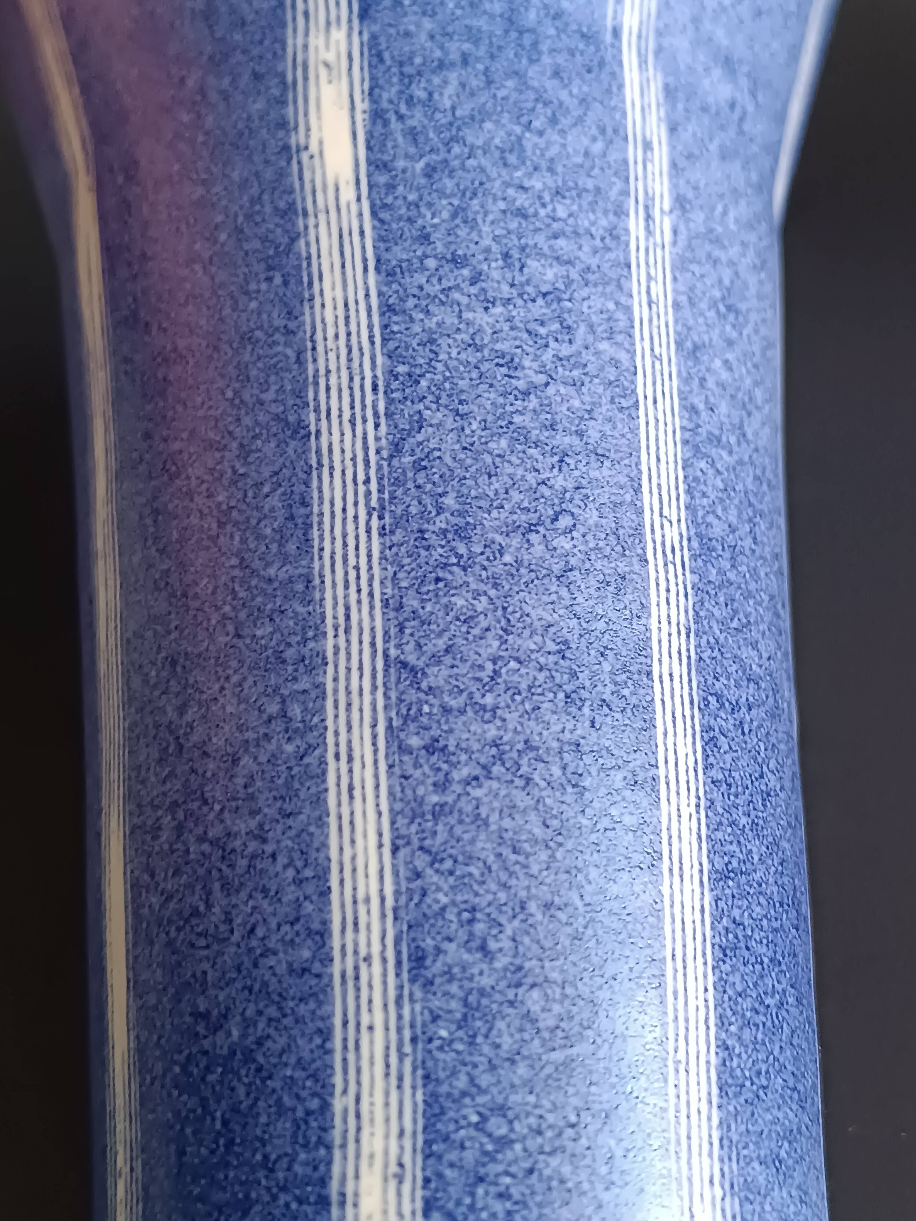 Vase cornet en céramique signé Moinet Vallauris 1960