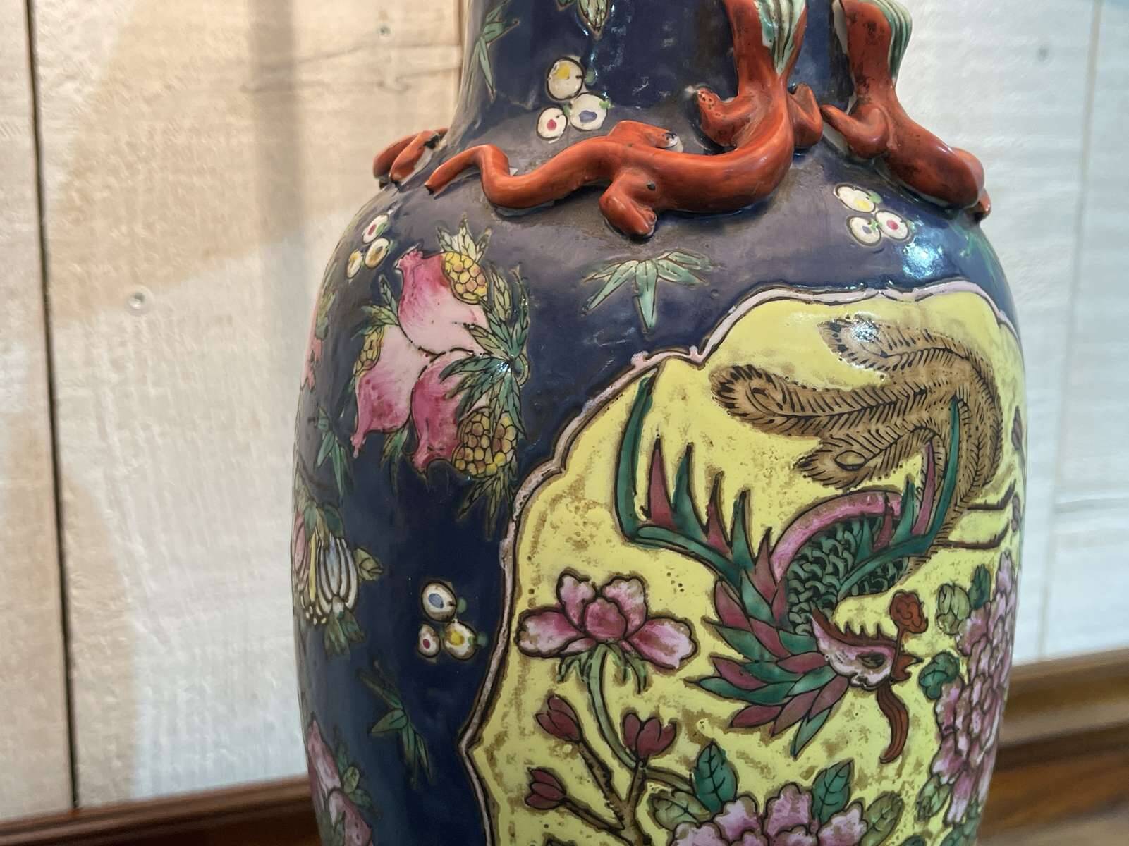 Chinese porcelain lamp from the early 20th century