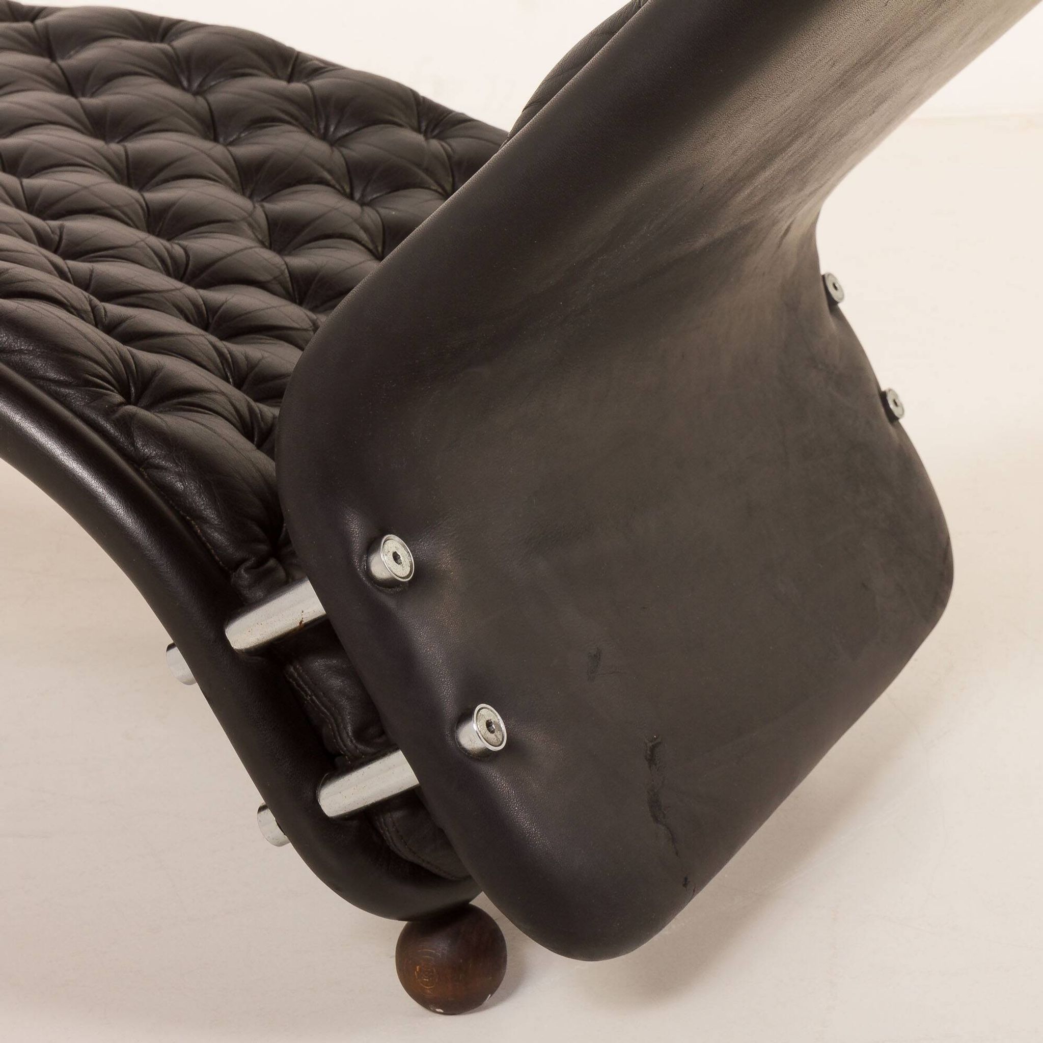 Verner Panton black leather chaise longue for Fritz Hansen, 1970s