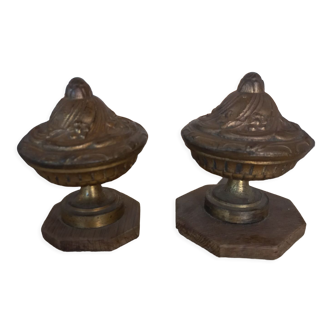 Pair of jewelry boxes shape bronze top