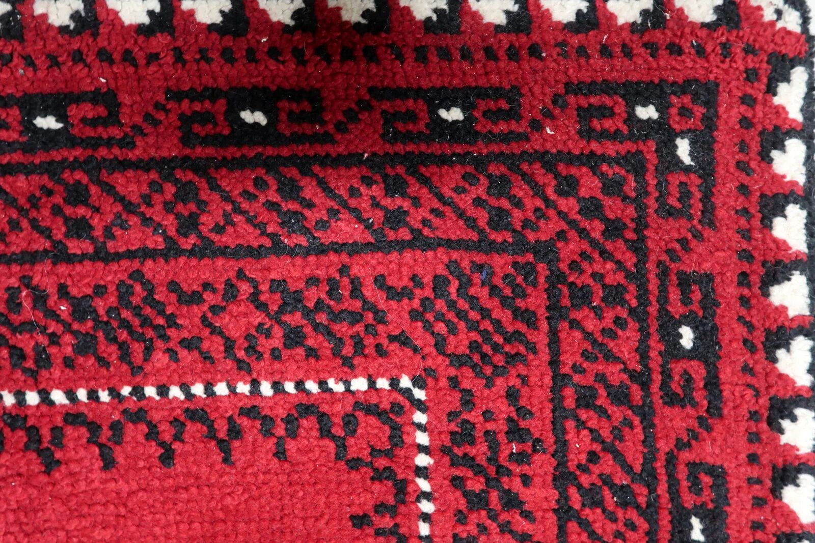 Vintage French Savonnerie rug 3.8' x 6.5' 1960s - 1C1226