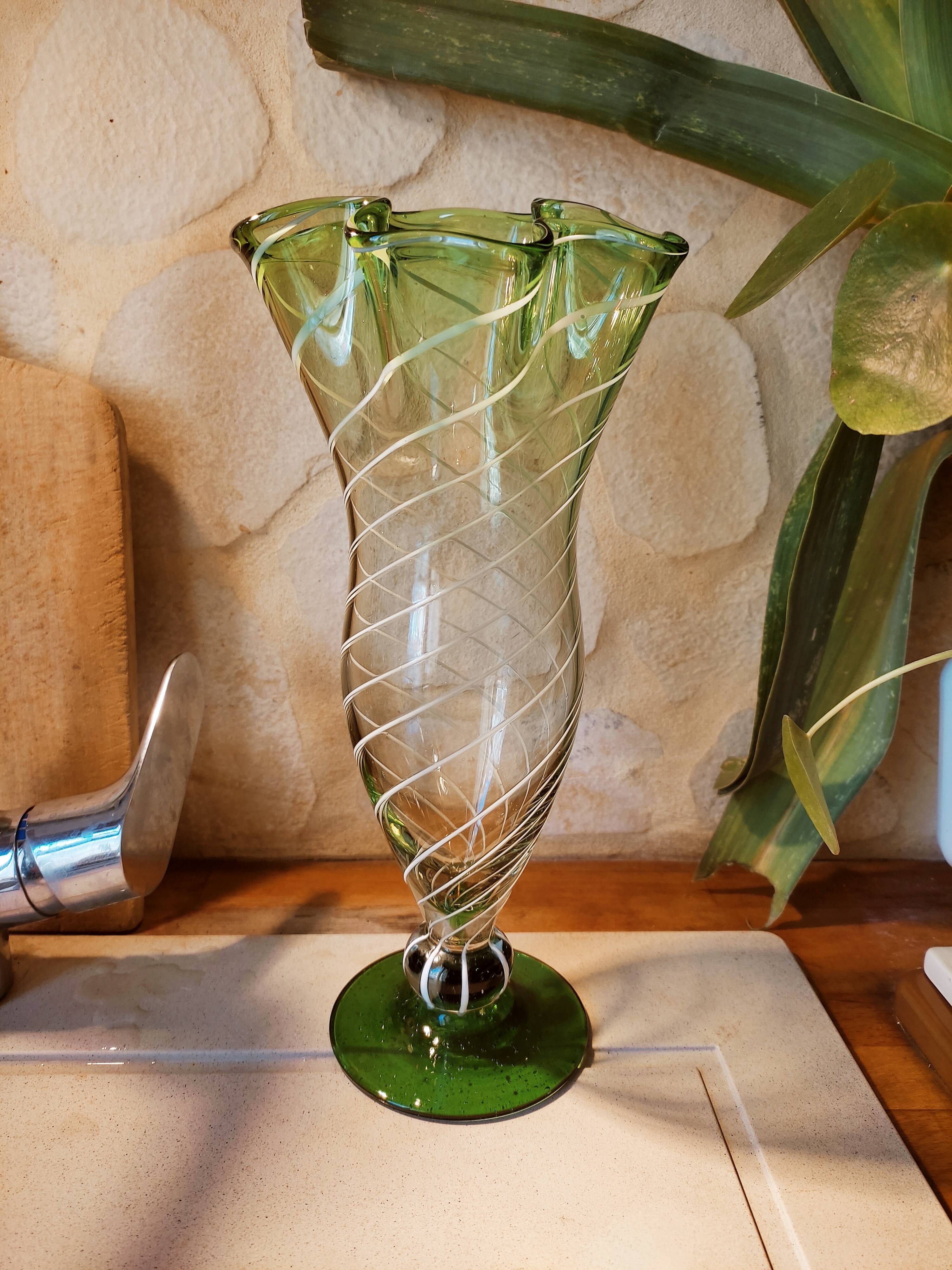 Vase in gradients of green Murano