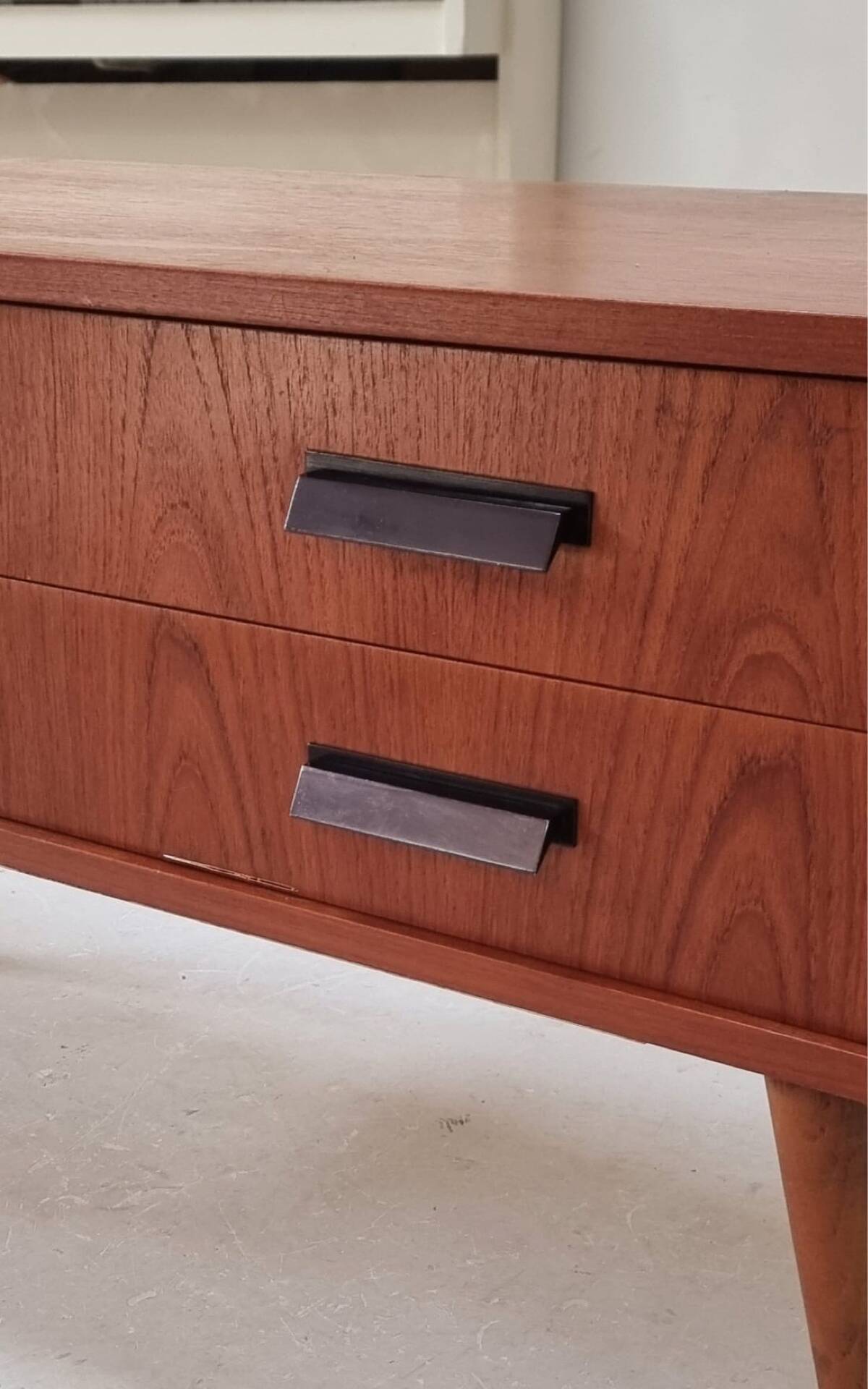 Mid-century lowboard