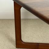 Scandinavian coffee table Dyrlund – Denmark – crossed legs