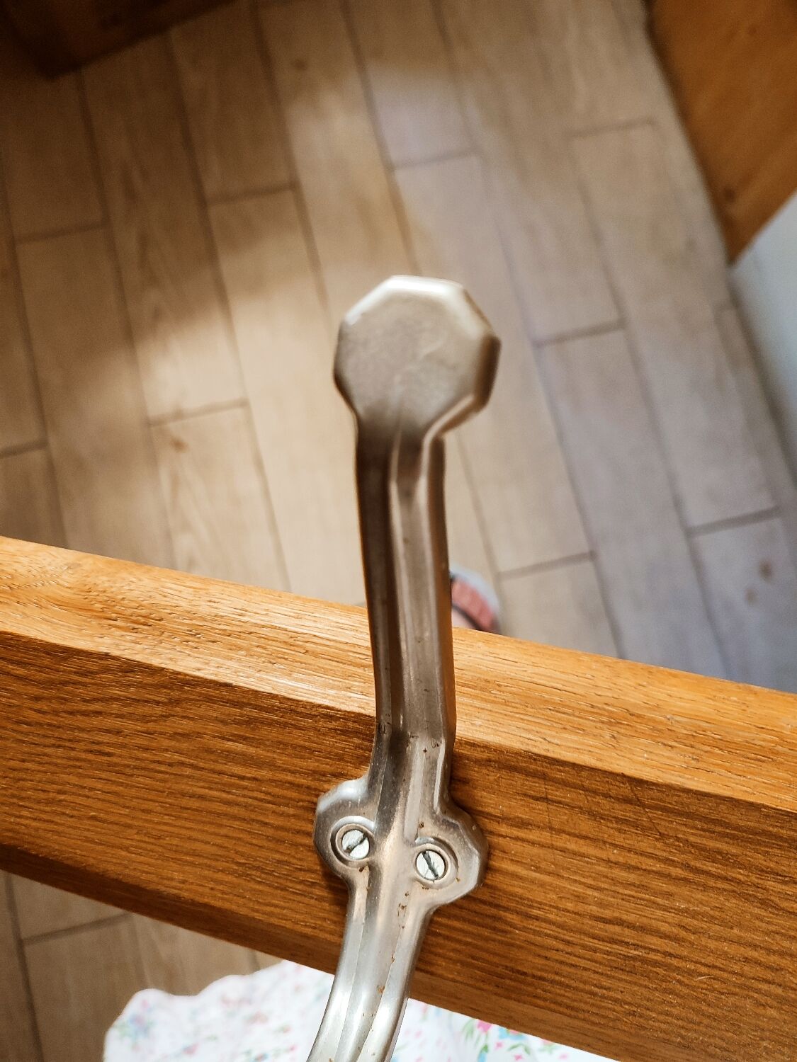 Porte manteau art déco bois et fer blanc