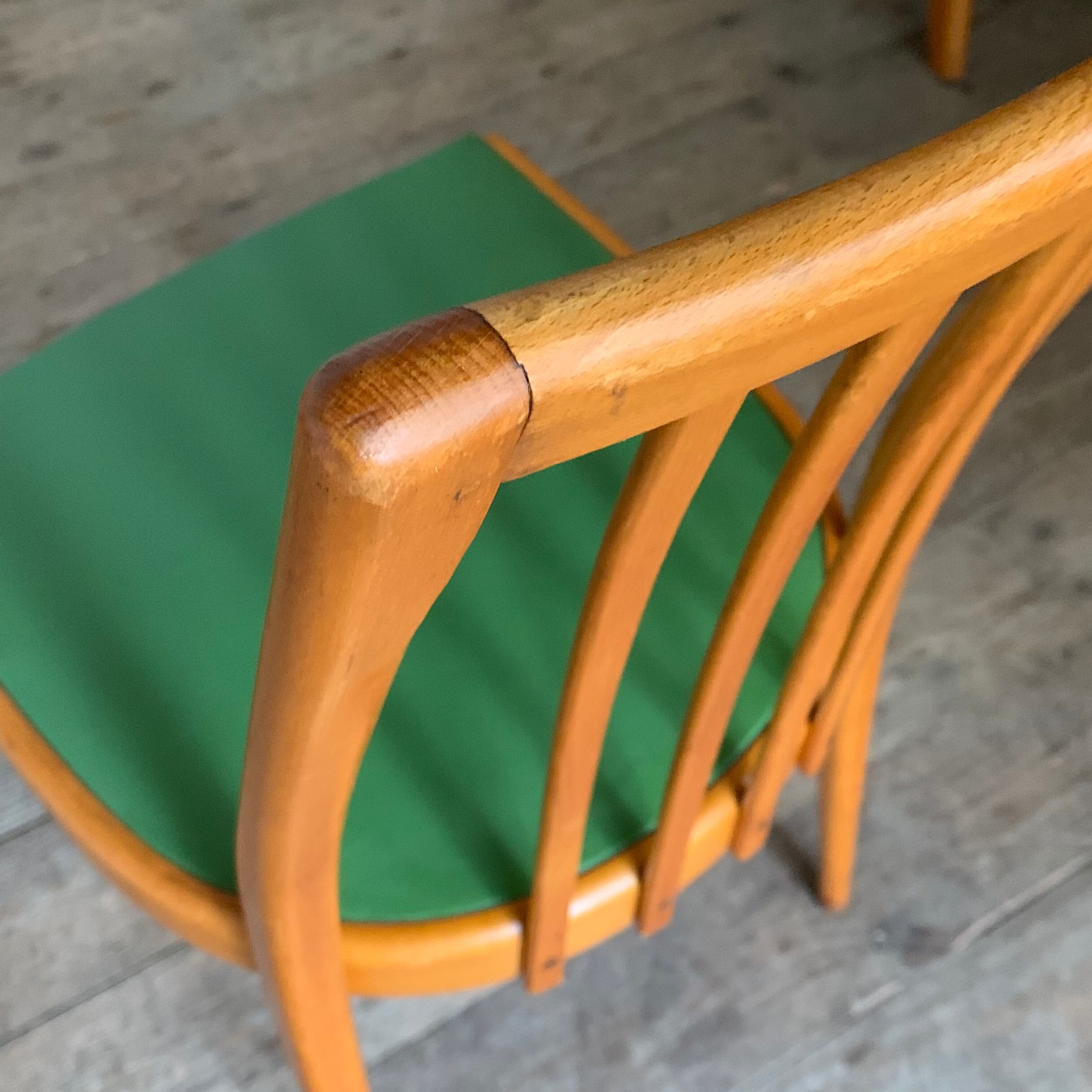 6 vintage green chairs