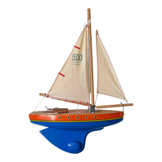 Voilier de bassin "Tirot 500" navigable en bois, jouet ancien avec jolies couleurs vintage