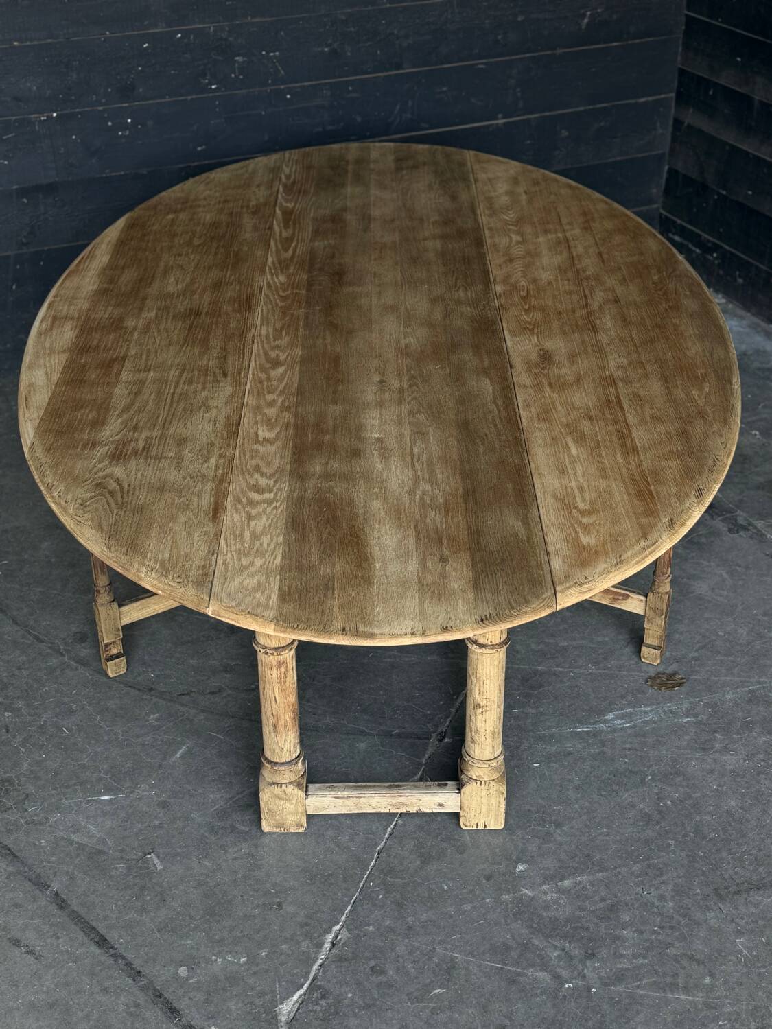 English dining table