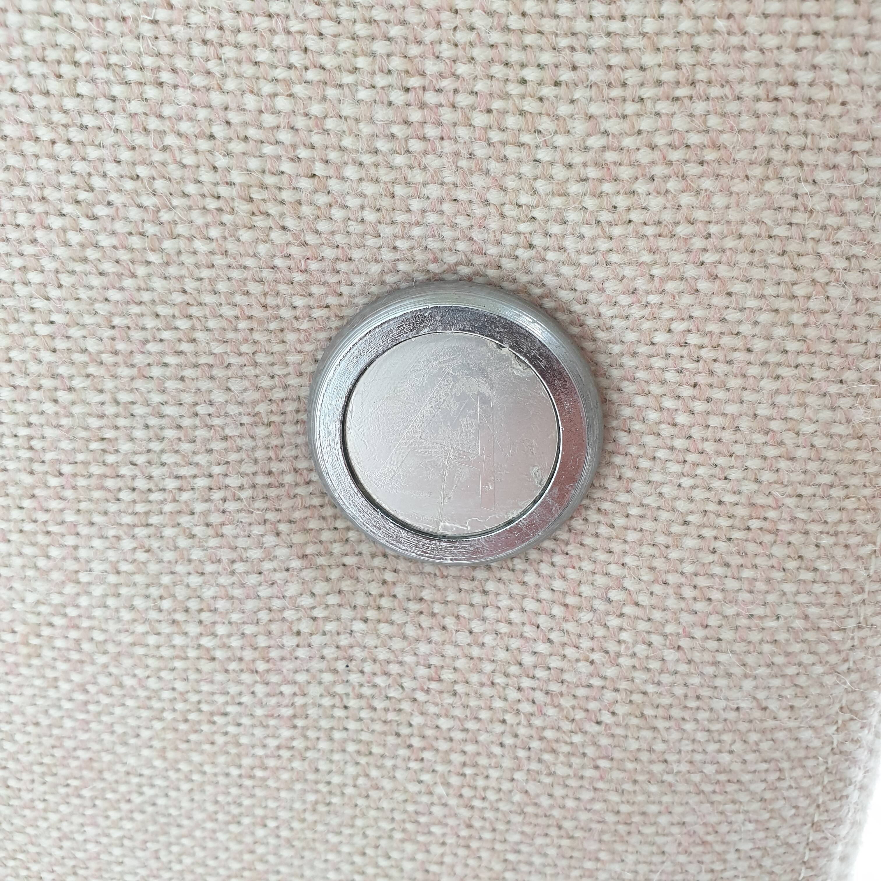 Banc à deux places Artifort Modèle 691, rembourré en laine rose douce, années 1980.