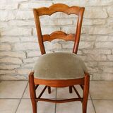 Chaise en bois ancienne