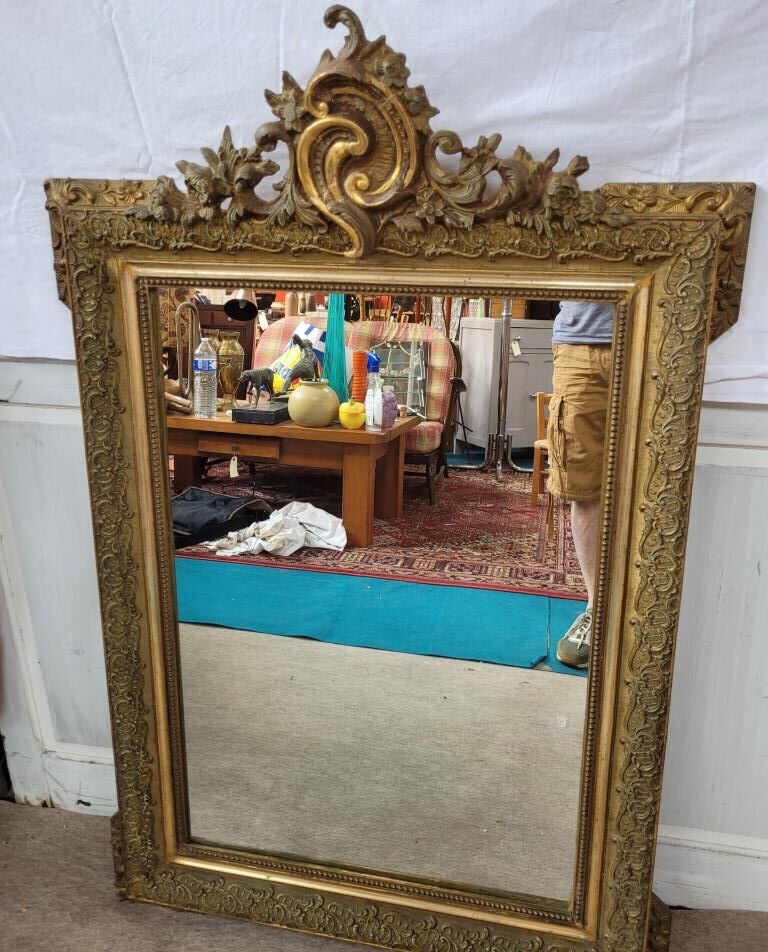 Miroir doré mouluré classique, années 50