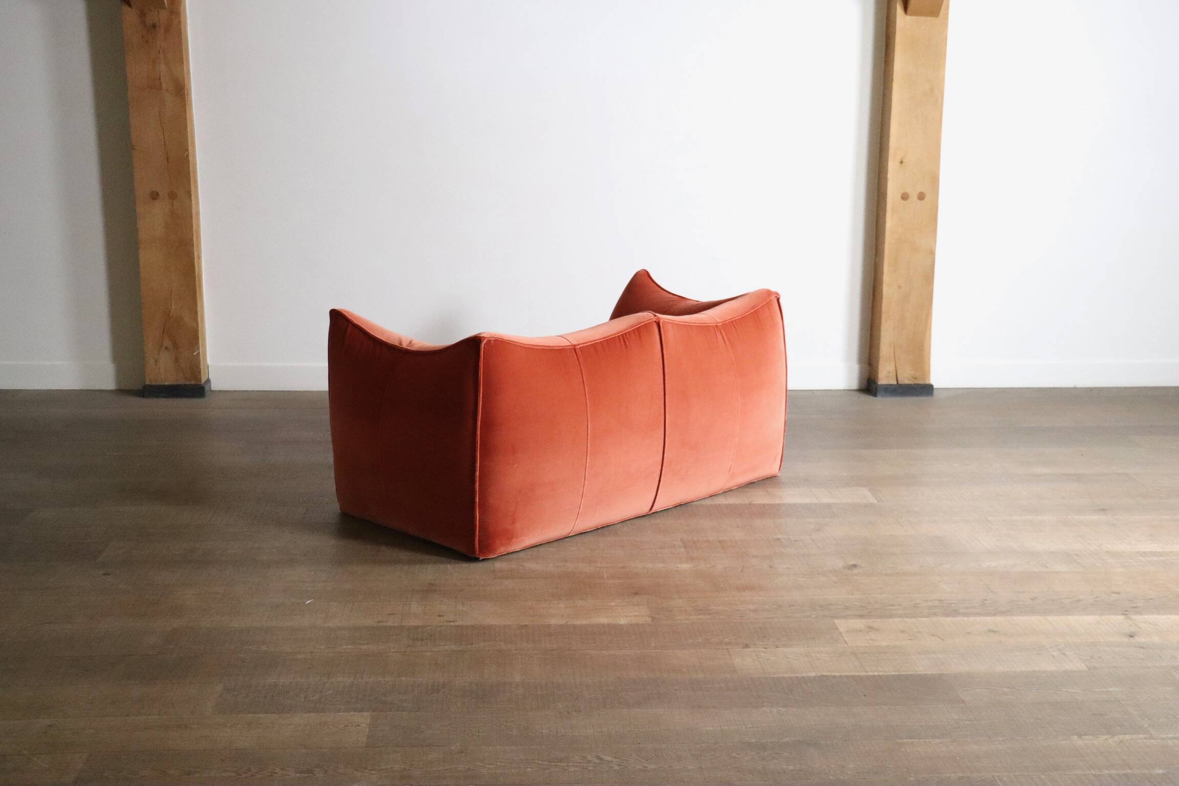 Le Bambole sofa in coral velvet By Mario Bellini For B&B Italia, 1970s