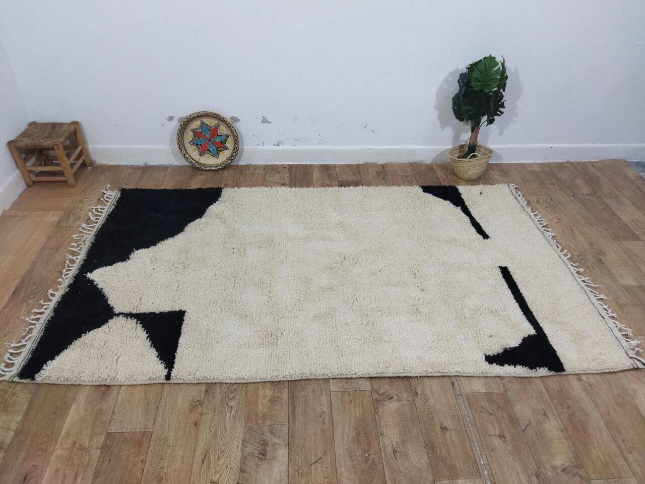 Azilal Vintage Rug 260x150 cm - Minimalist Black and Cream Design
