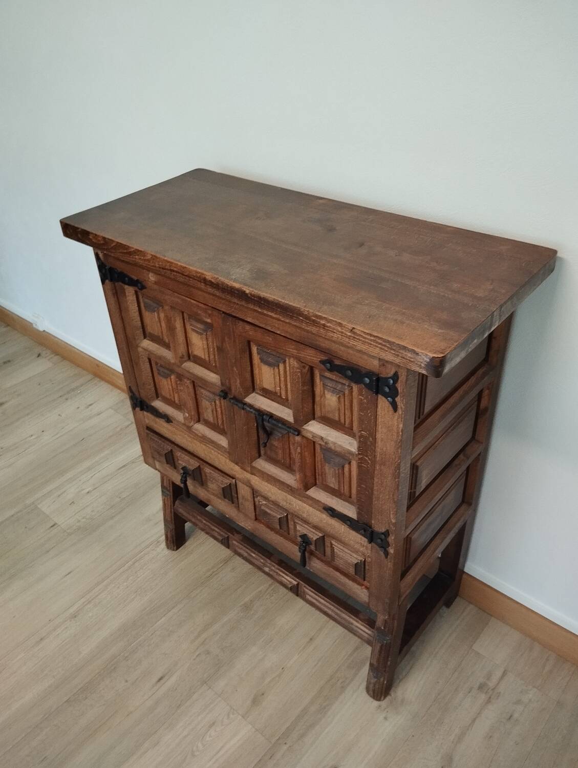 19th century Catalan furniture, baroque bar furniture