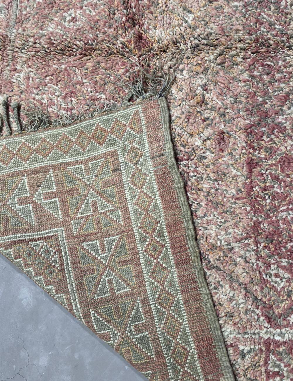 Vintage Berber Rug - 298 x 203 cm