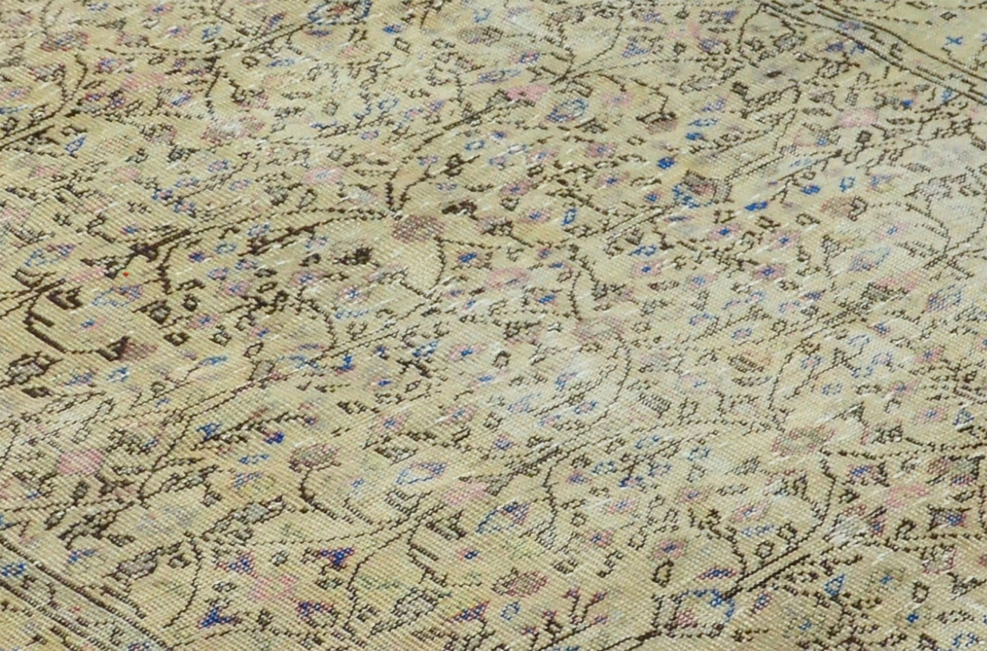 Anatolian handmade vintage rug 270 cm x 168 cm