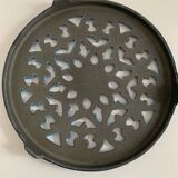 Staub cast iron trivet