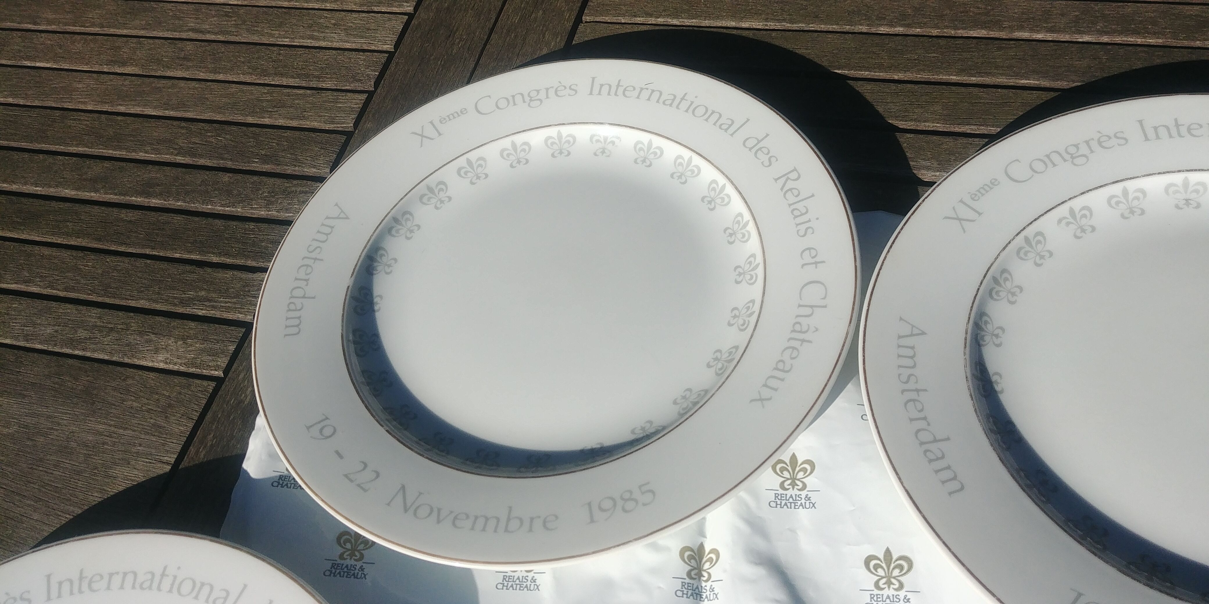 Set of Three Flat Plates of the XIth Congress of the Relais et Chateaux in Amsterdam 1985.