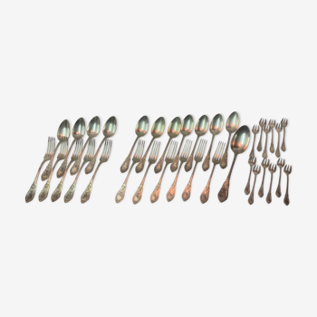 37 silver metal cutlery set